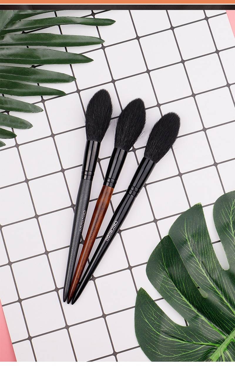 1 Pieces Goat Hair Long Handle Face Makeup Highlighter Blending Brush Blush Brush Concealer Brush Beauty