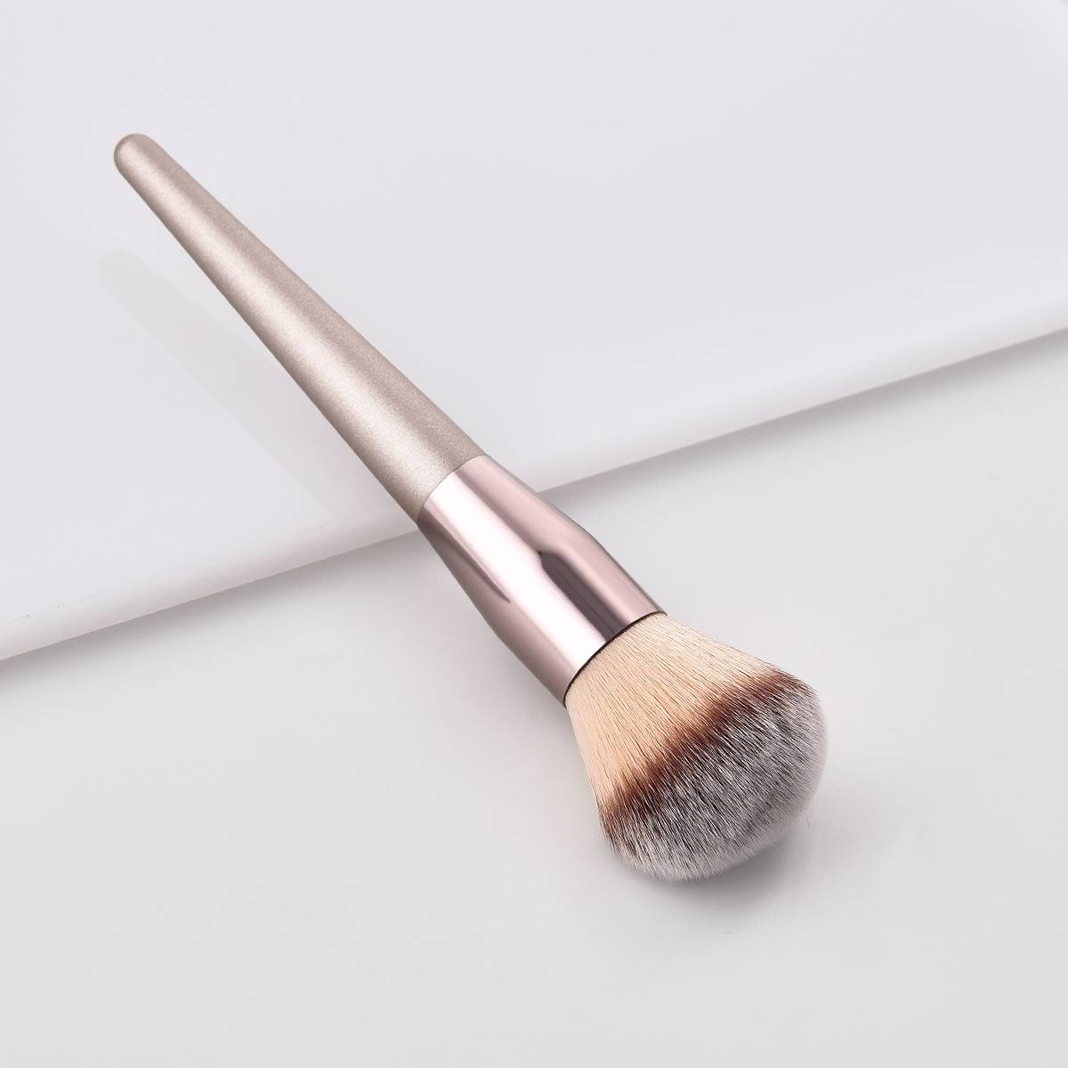 Luxury Champagne Makeup Brushes Set For Foundation Powder Blush Eyeshadow Concealer Make Up Brush Cosmetics Beauty Tools Luxury Champagne Makeup Brushes Set For Foundation Powder Blush Eyeshadow Concealer Make Up Brush Cosmetics Beauty Tools