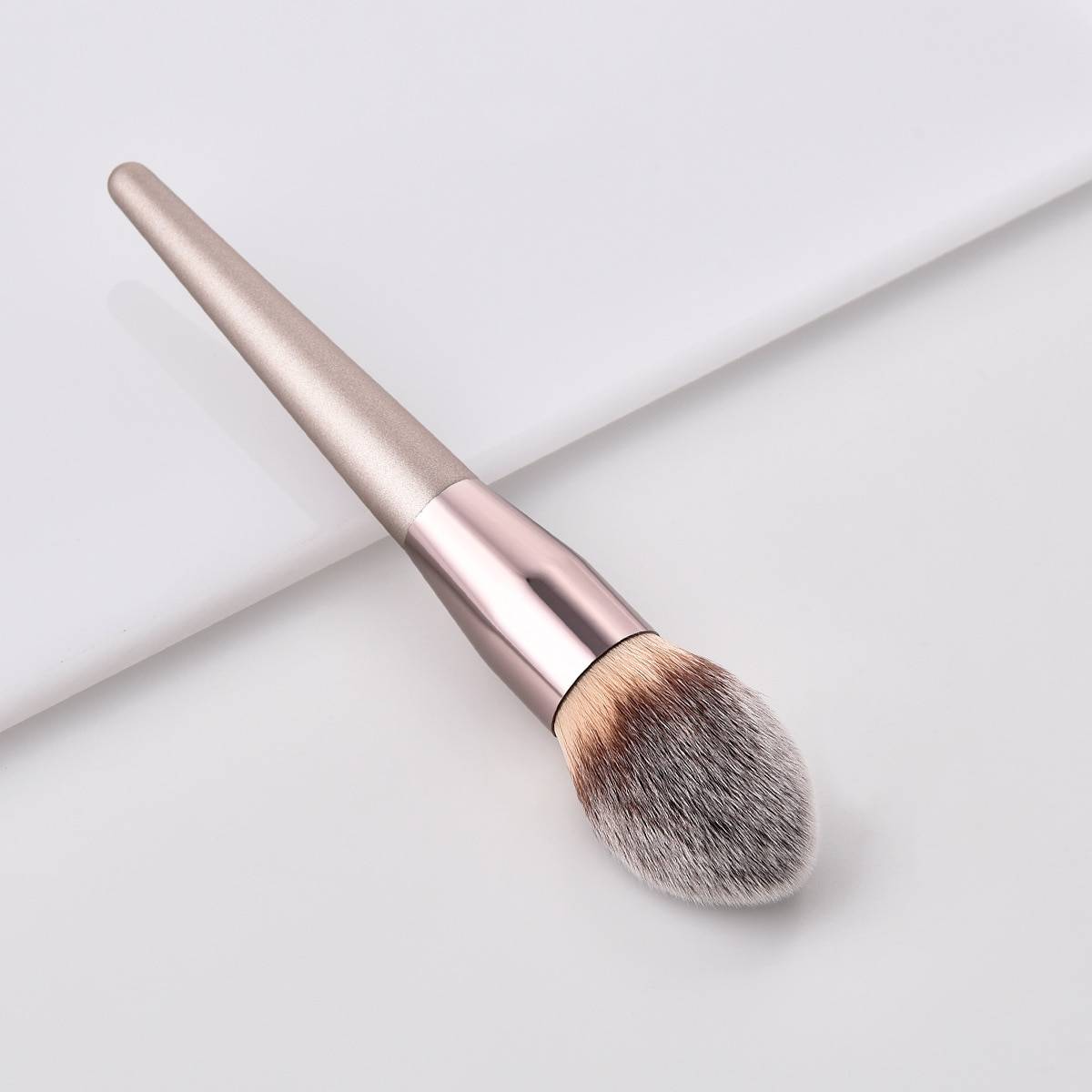 Luxury Champagne Makeup Brushes Set For Foundation Powder Blush Eyeshadow Concealer Make Up Brush Cosmetics Beauty Tools Luxury Champagne Makeup Brushes Set For Foundation Powder Blush Eyeshadow Concealer Make Up Brush Cosmetics Beauty Tools