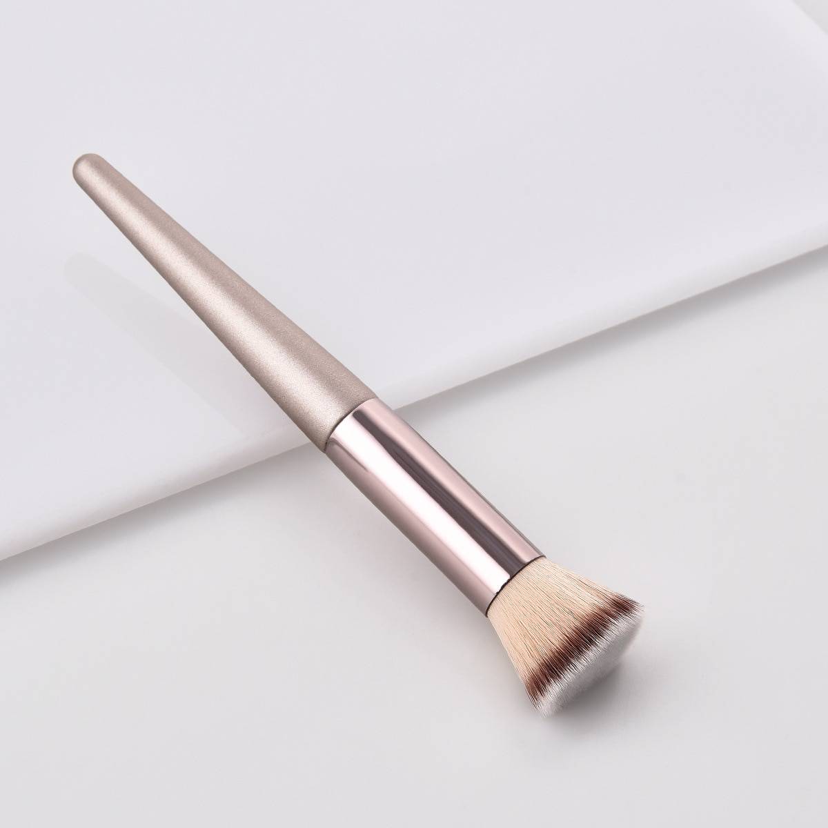 Luxury Champagne Makeup Brushes Set For Foundation Powder Blush Eyeshadow Concealer Make Up Brush Cosmetics Beauty Tools Luxury Champagne Makeup Brushes Set For Foundation Powder Blush Eyeshadow Concealer Make Up Brush Cosmetics Beauty Tools